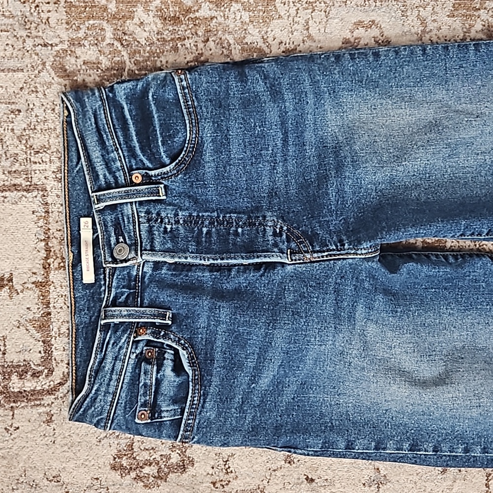 Levi's Women's Mid Blue Straight-Leg Jeans - Picture 4 of 7